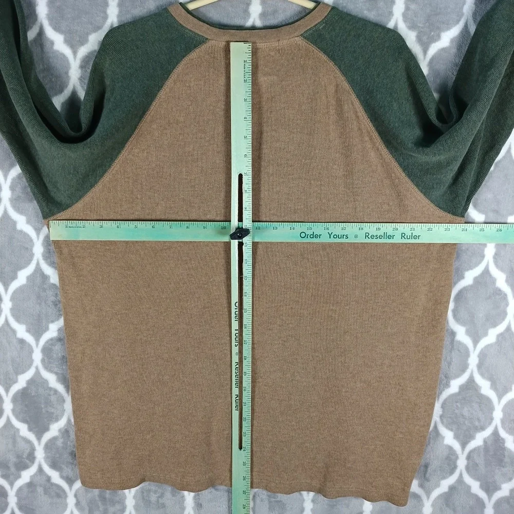 Banana Republic Long Sleeve T-shirt Men L Brown Green Colorblock V-Neck Ribbed